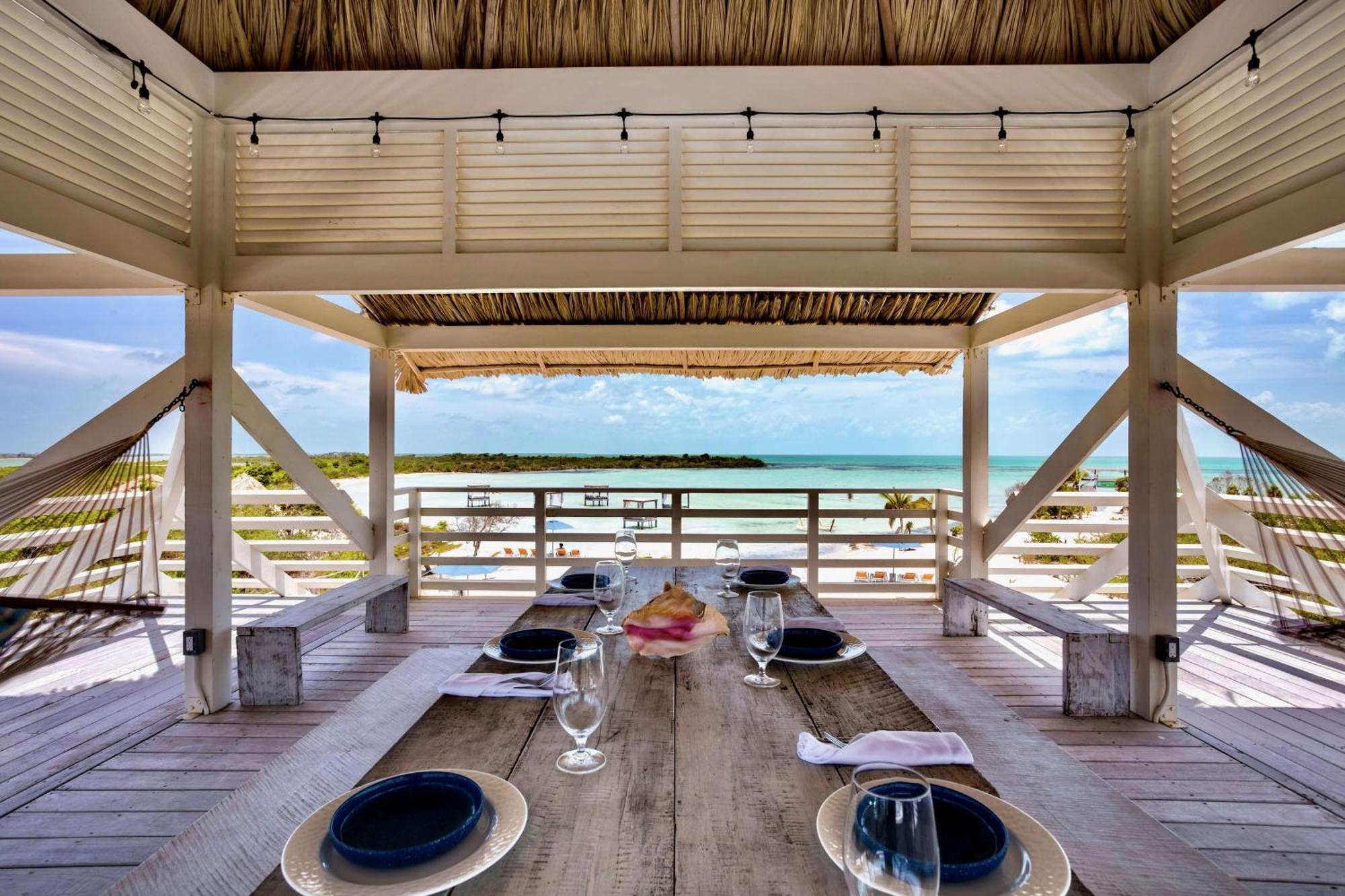 Mahogany Bay Resort And Beach Club, Curio Collection San Pedro  Exterior foto